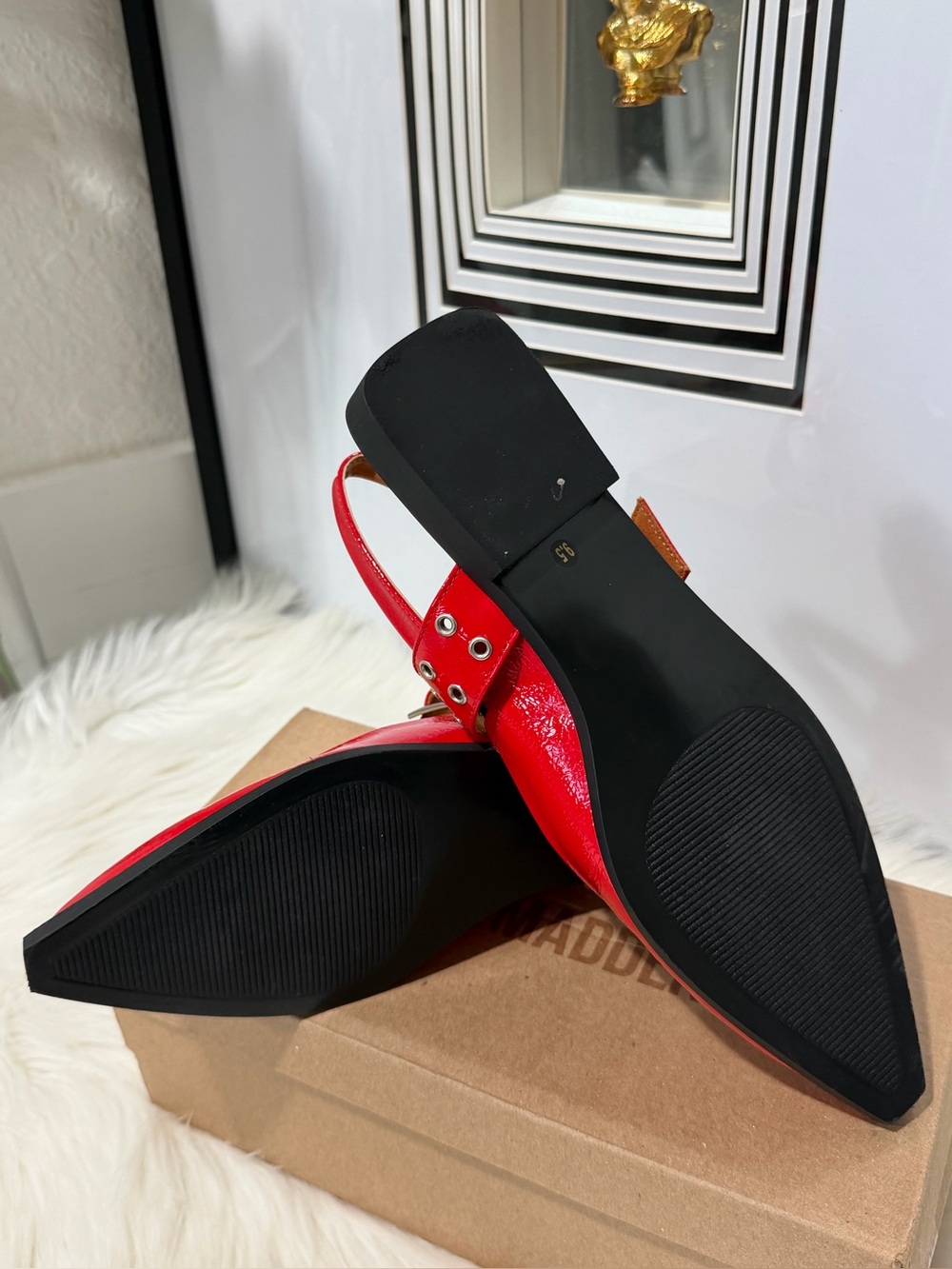 NEW. Steve Madden Red Patent Pointed Slingback Flats with Grommet Strap 9.5 - Picture 9 of 11